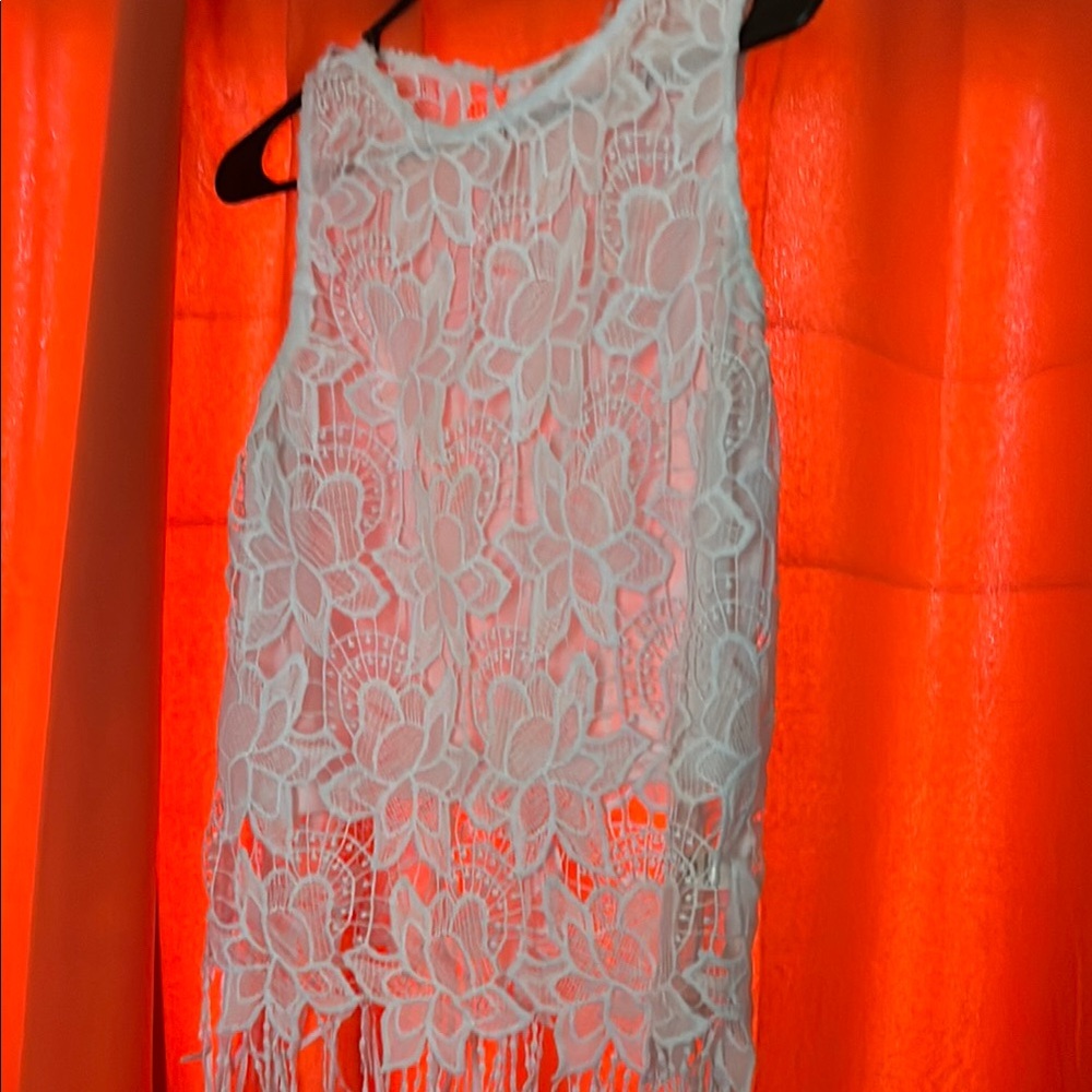 Elegant White Lace Sleeveless Top